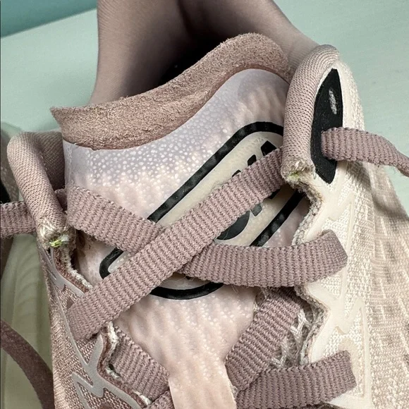 Women’s Hoka Mach 6- Size 7.5 US - Picture 14 of 17